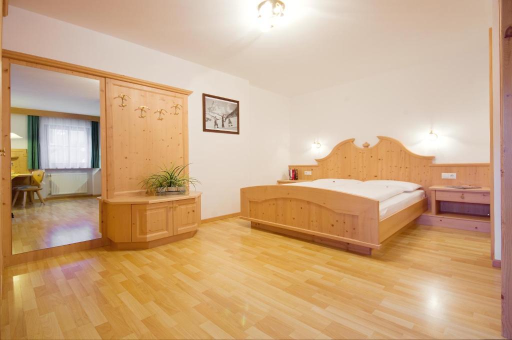 Garni Cristin & Dep Antina Aparthotel Колфоско Стая снимка